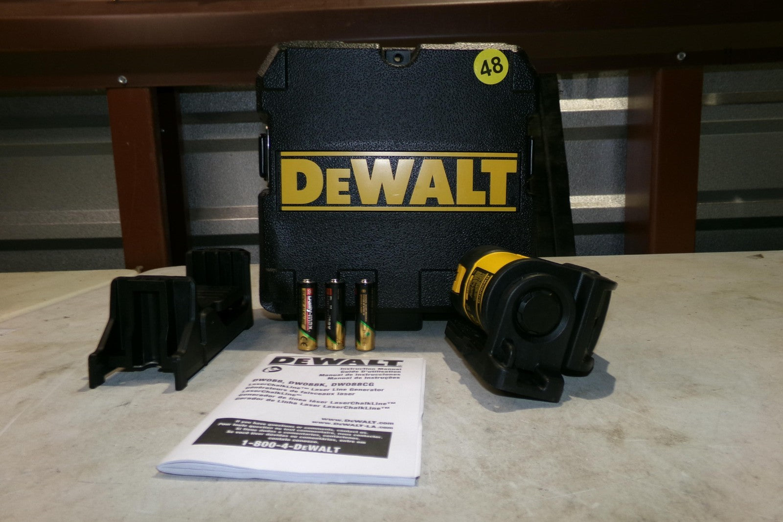 DEWALT DW088CG Green SelfLevelling Cross Line Laser 486