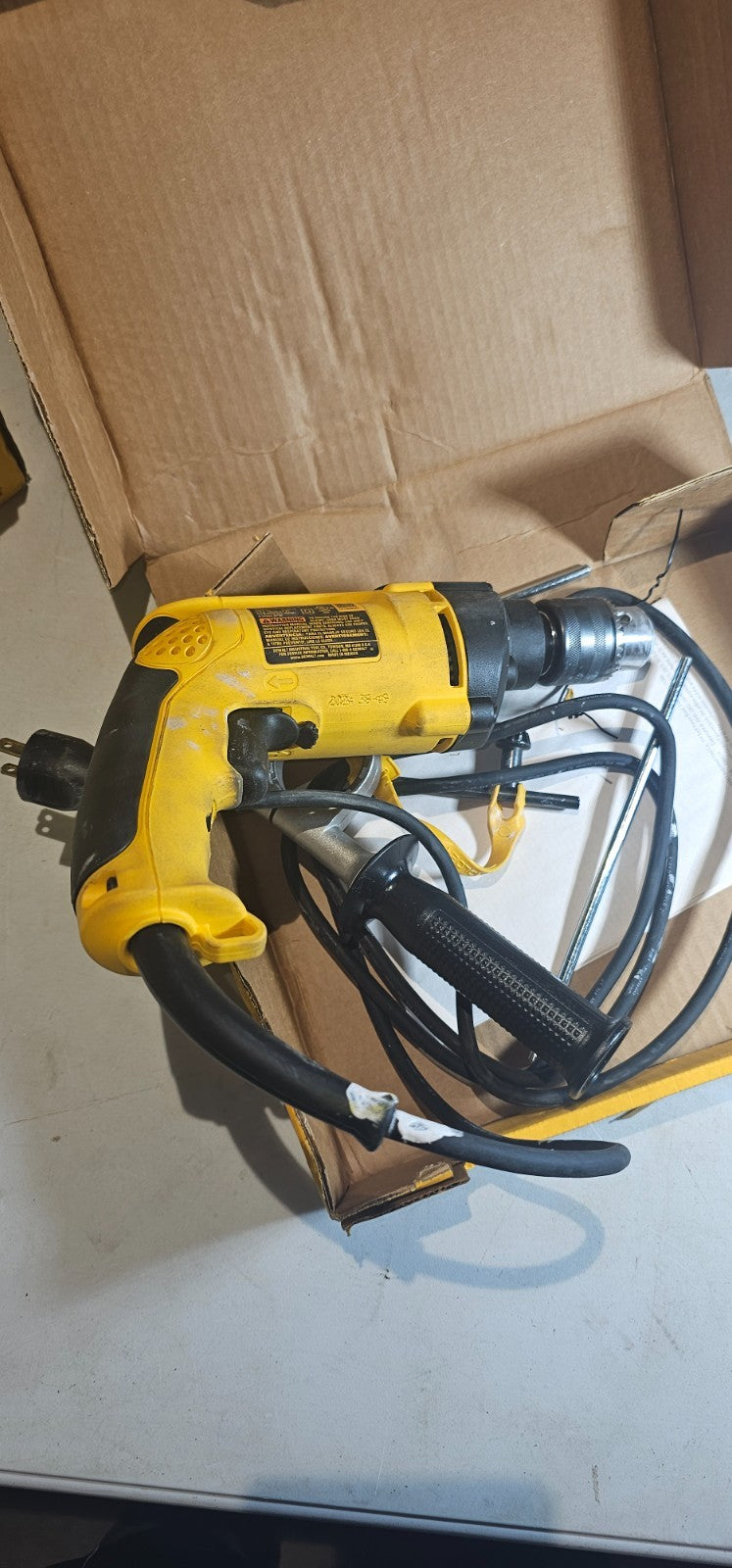 DEWALT DW511 120V 1/2" 13mm VSR Single Speed Corded HAMMER DRILL  785