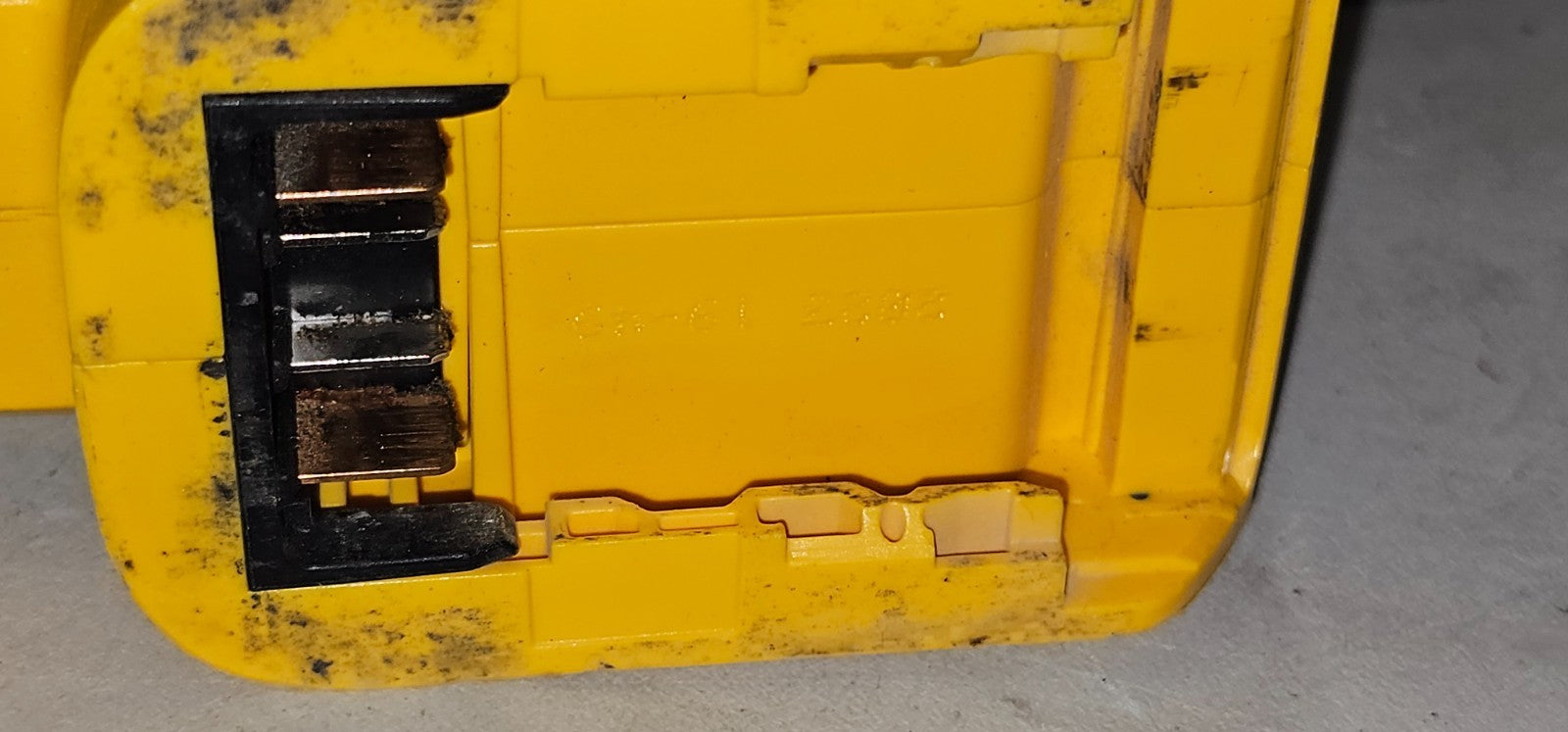 DEWALT 20V MAX* Cordless Brad Nailer, 18GA, Tool Only (DCN680) 623