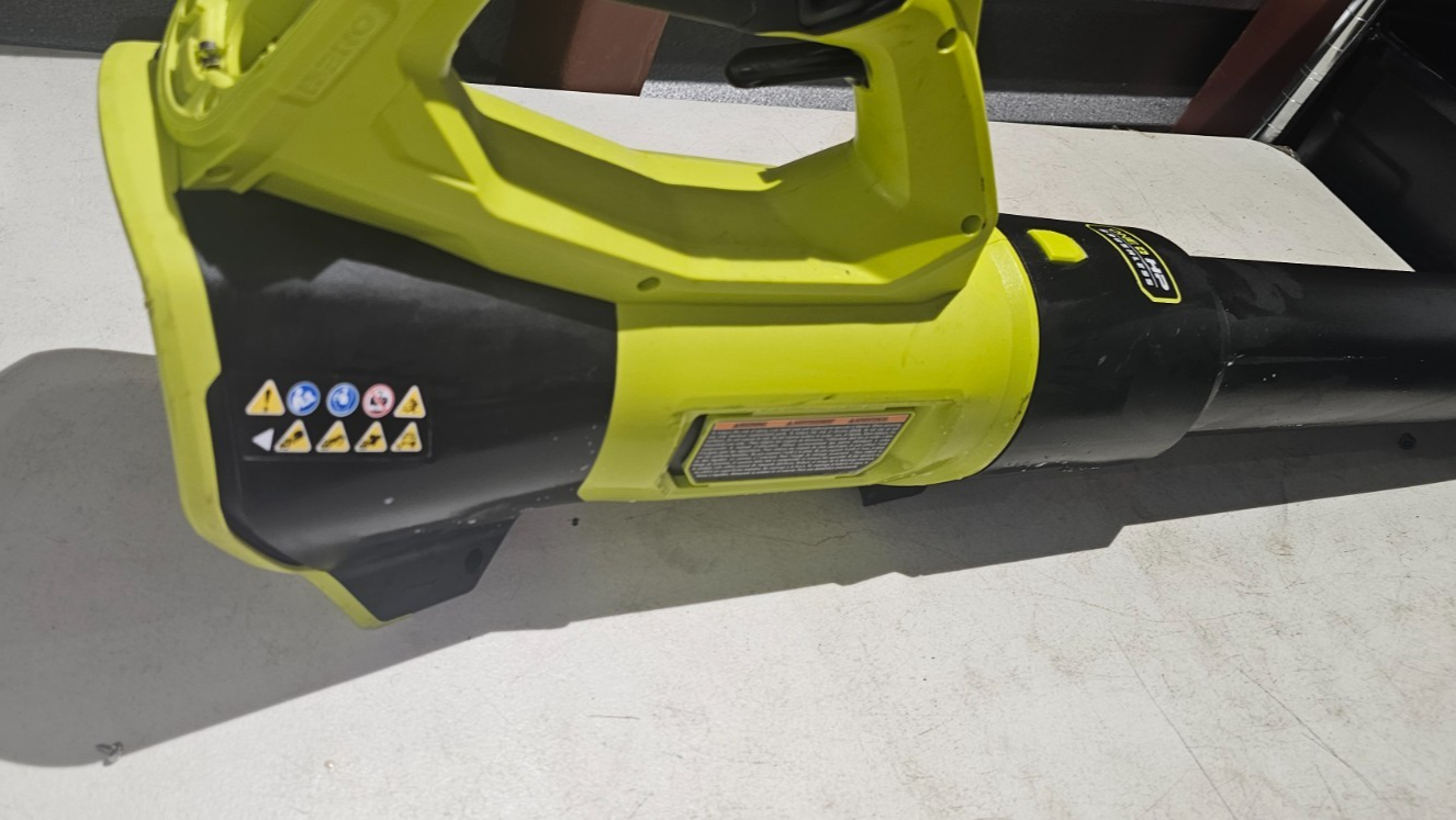 7962873