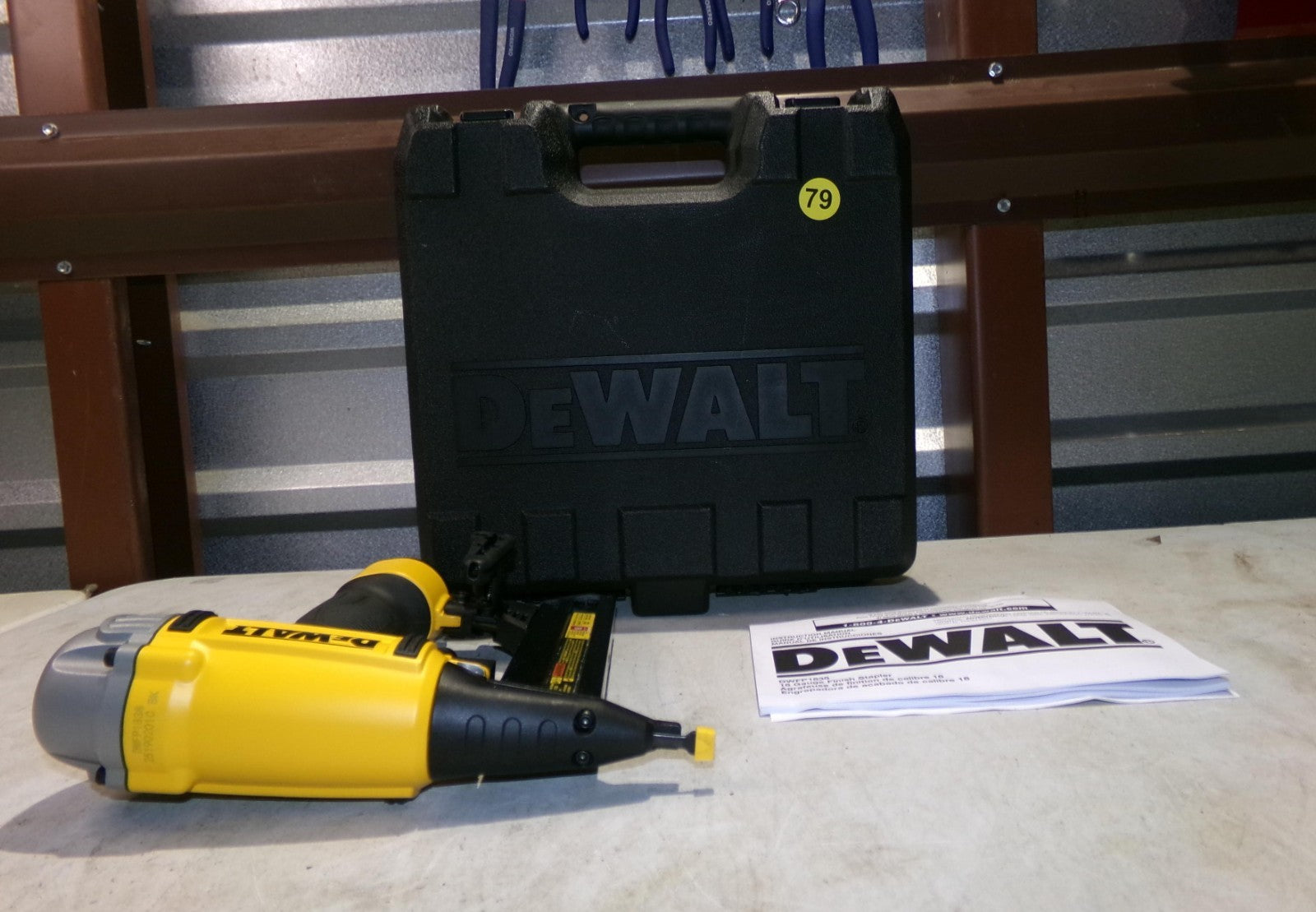 DEWALT DWFP1838 Pneumatic 18Gauge 1/4 in. Crown Corded Stapler5